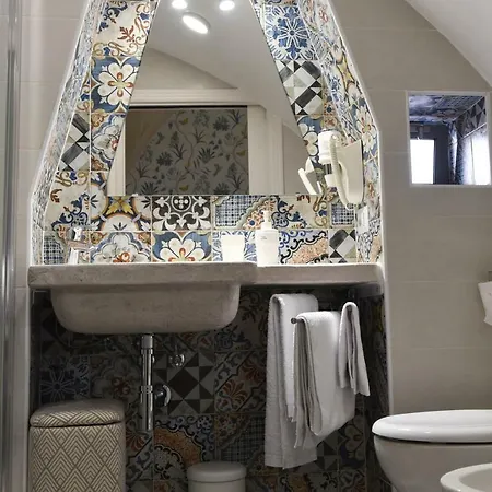 Casa Mida - *