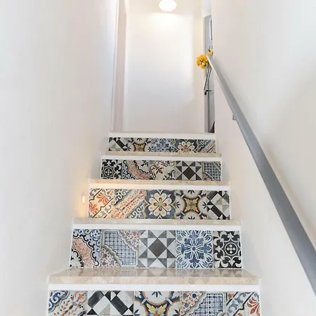 Casa Mida - *